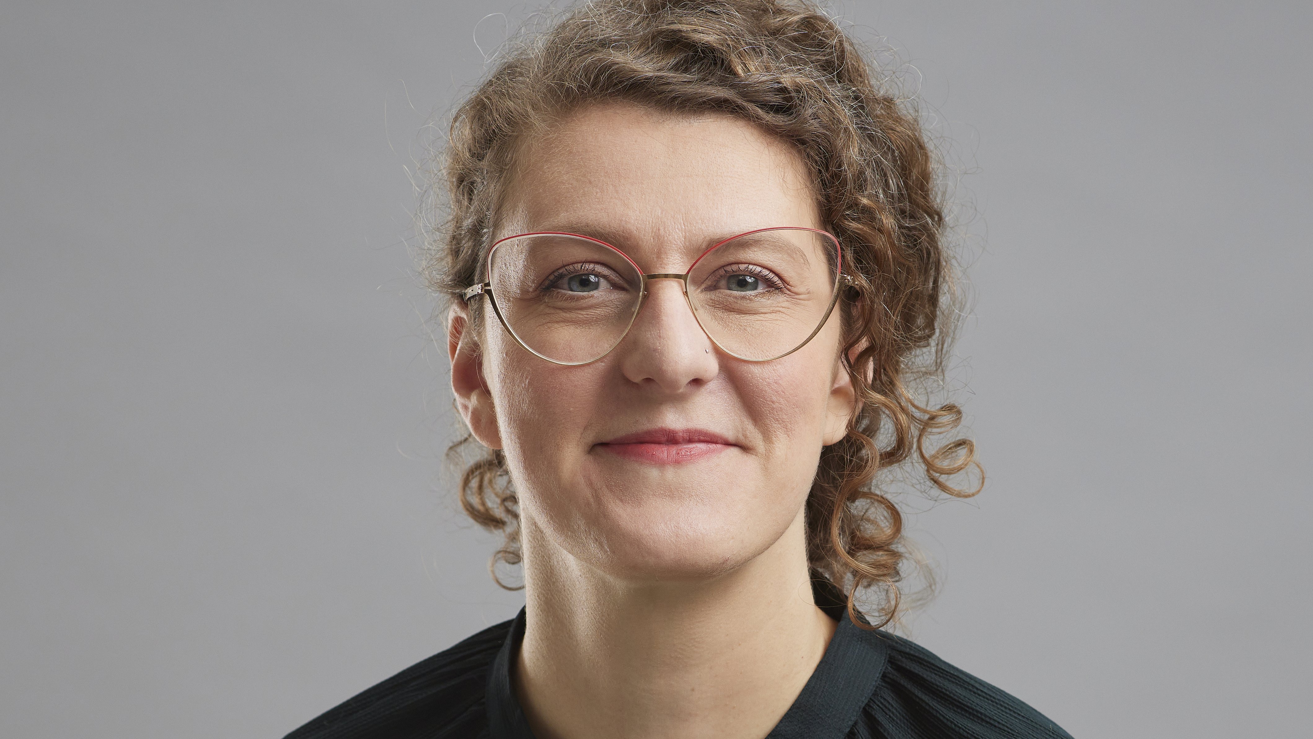 Porträtfoto von Yvonne Schweizer